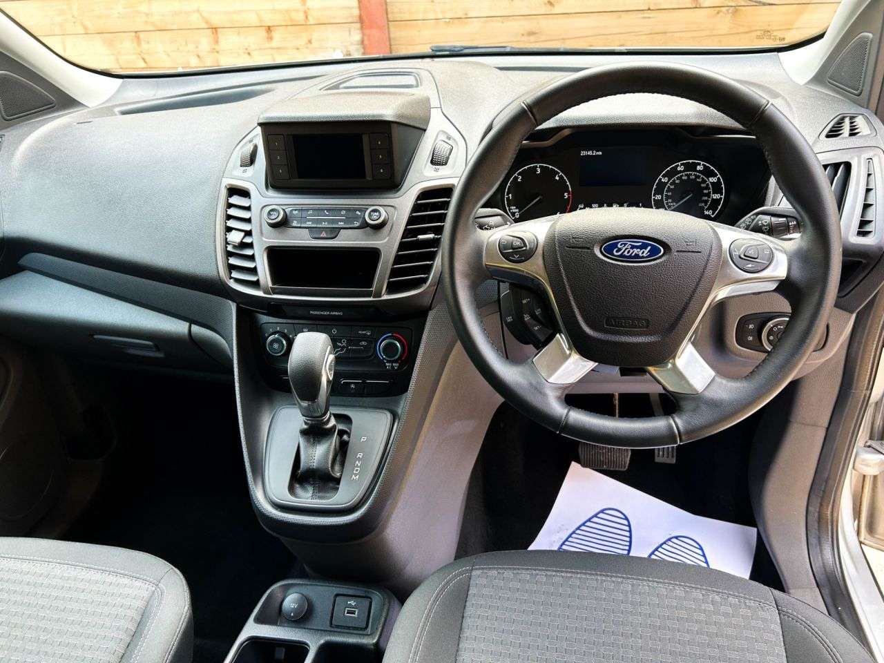 A 2022 FORD GRAND TOURNEO CONNECT 1.5 EcoBlue Zetec MPV 5dr Diesel Auto Euro 6 (s/s) (100 ps) A 2022 FORD GRAND TOURNEO CONNECT 1.5 EcoBlue Zetec MPV 5dr Diesel Auto Euro 6 (s/s) (100 ps)