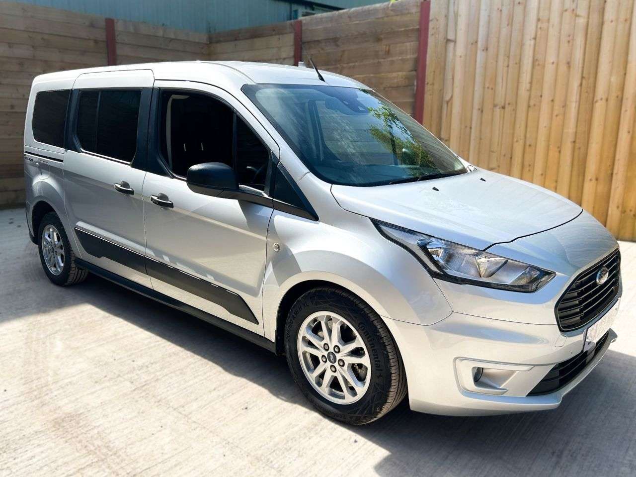 A 2022 FORD GRAND TOURNEO CONNECT 1.5 EcoBlue Zetec MPV 5dr Diesel Auto Euro 6 (s/s) (100 ps) A 2022 FORD GRAND TOURNEO CONNECT 1.5 EcoBlue Zetec MPV 5dr Diesel Auto Euro 6 (s/s) (100 ps)