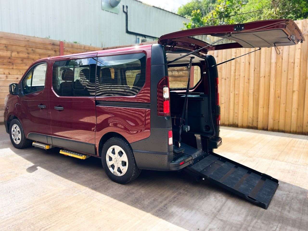 A 2024 RENAULT TRAFIC 6 Seat Wheelchair Accessible Disabled Access Vehicle WAV A 2024 RENAULT TRAFIC 6 Seat Wheelchair Accessible Disabled Access Vehicle WAV