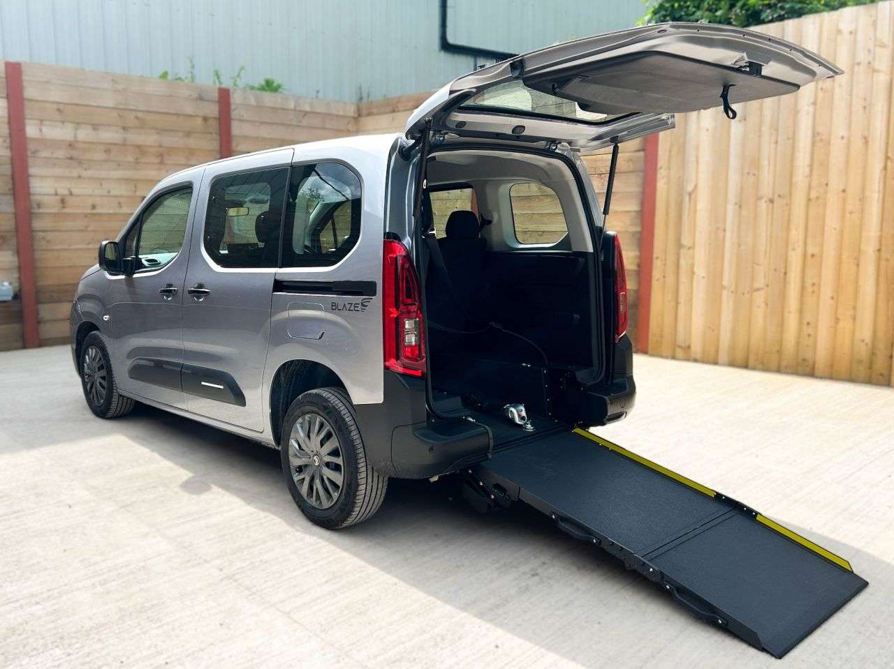 A 2025 CITROEN BERLINGO 3 Seat Auto Wheelchair Accessible Disabled Access Vehicle WAV A 2025 CITROEN BERLINGO 3 Seat Auto Wheelchair Accessible Disabled Access Vehicle WAV
