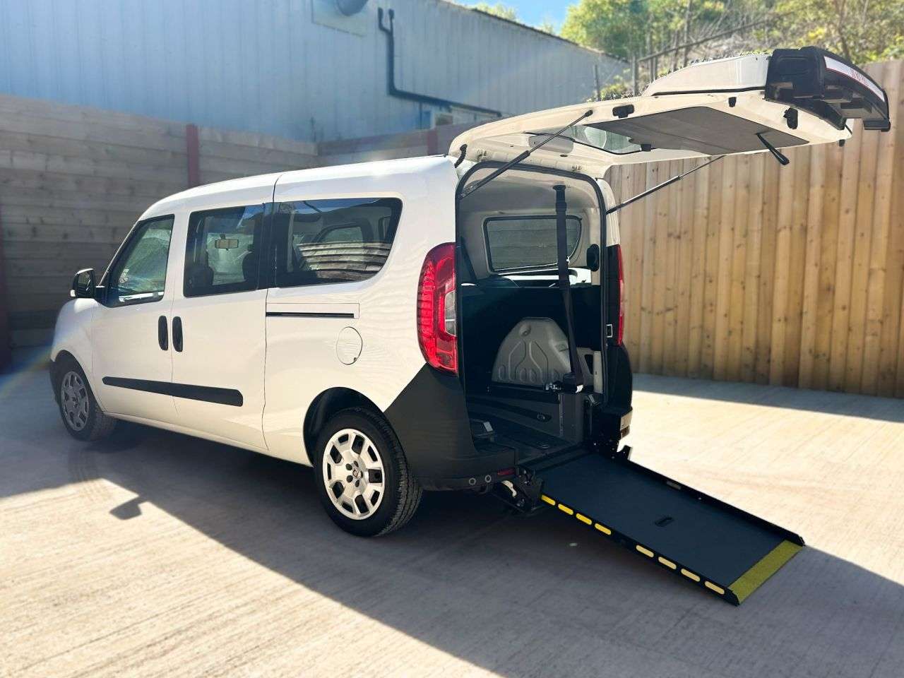 A 2018 FIAT DOBLO L2 LWB 5 Seat Wheelchair Accessible Disabled Access Vehicle WAV A 2018 FIAT DOBLO L2 LWB 5 Seat Wheelchair Accessible Disabled Access Vehicle WAV