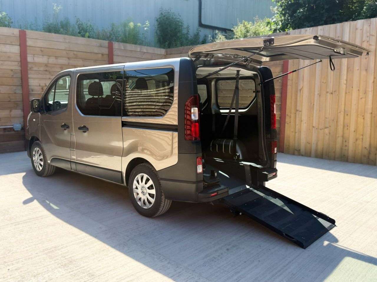 A 2019 RENAULT TRAFIC 6 Seat Wheelchair Accessible Disabled Access Vehicle WAV A 2019 RENAULT TRAFIC 6 Seat Wheelchair Accessible Disabled Access Vehicle WAV