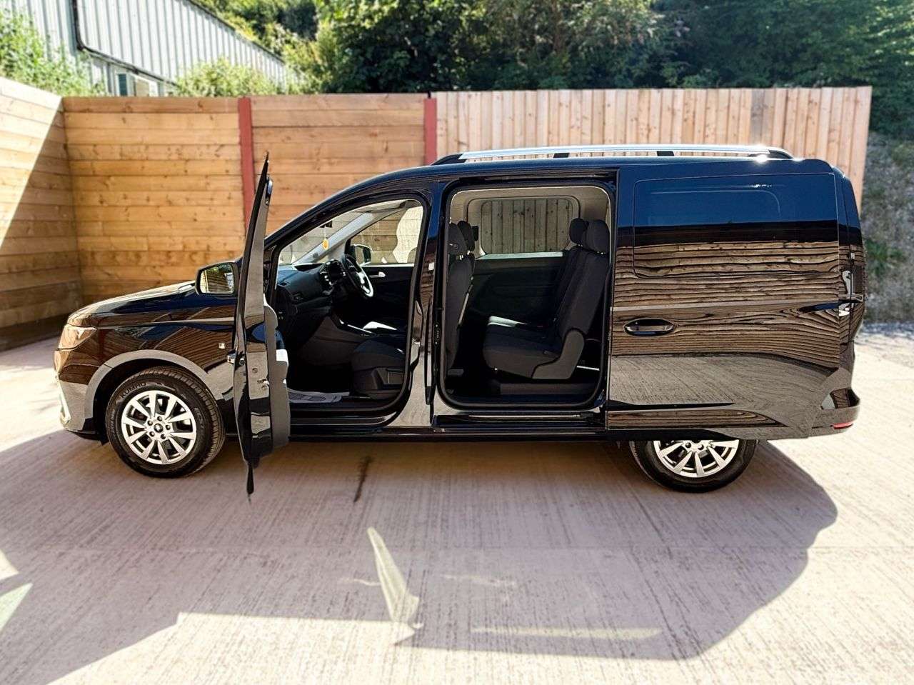 2023 FORD GRAND TOURNEO CONNECT 2023 FORD GRAND TOURNEO CONNECT
