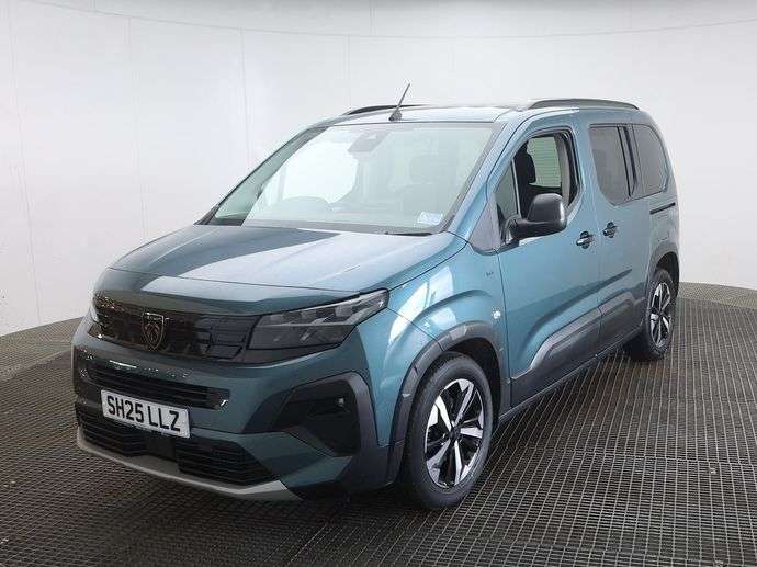 A 2025 PEUGEOT RIFTER 3 Seat Auto Wheelchair Accessible Disabled Access Vehicle WAV A 2025 PEUGEOT RIFTER 3 Seat Auto Wheelchair Accessible Disabled Access Vehicle WAV