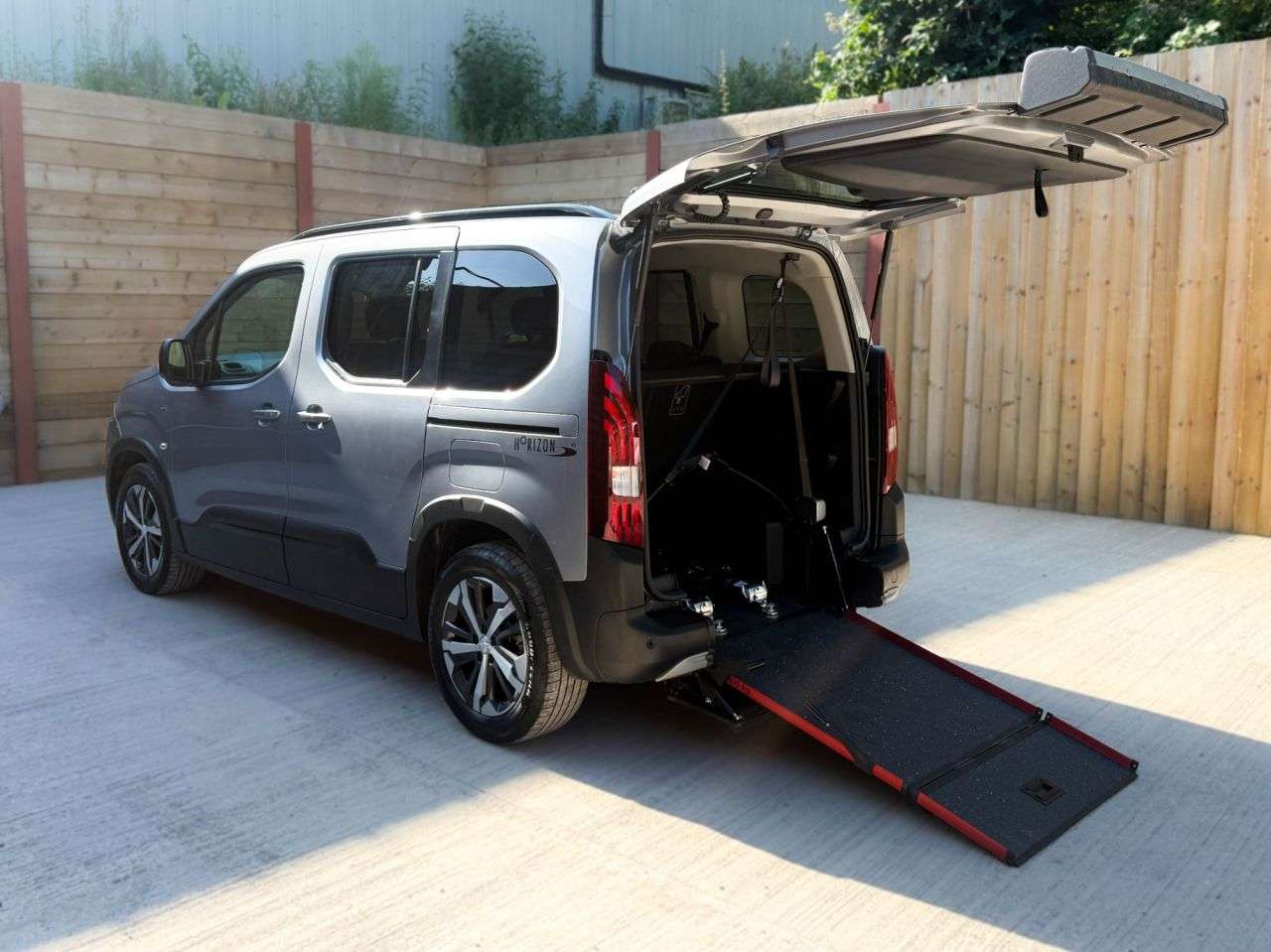 A 2024 PEUGEOT RIFTER 5 Seat Auto Wheelchair Accessible Disabled Access Vehicle WAV A 2024 PEUGEOT RIFTER 5 Seat Auto Wheelchair Accessible Disabled Access Vehicle WAV