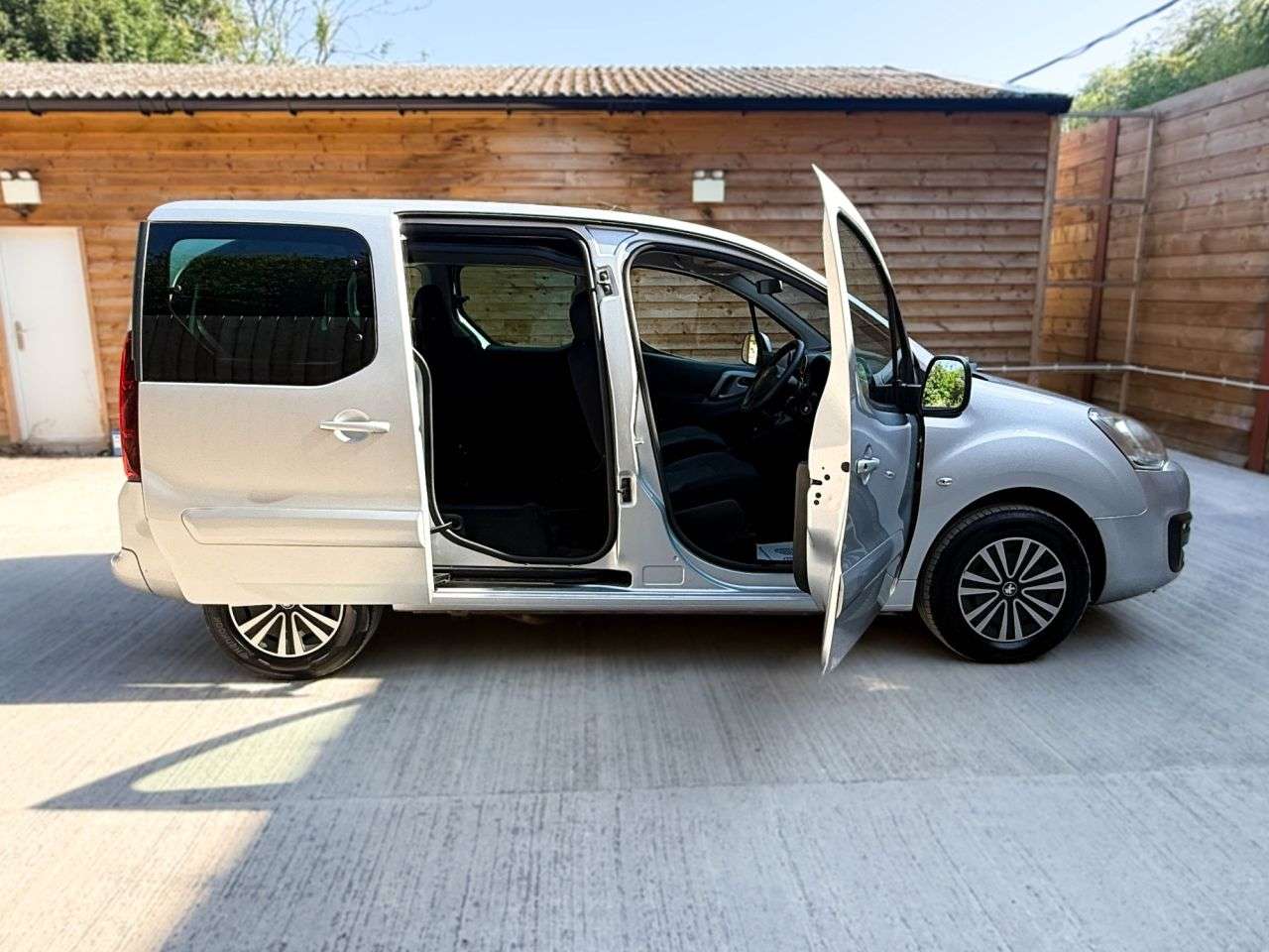 2019 PEUGEOT PARTNER TEPEE 2019 PEUGEOT PARTNER TEPEE