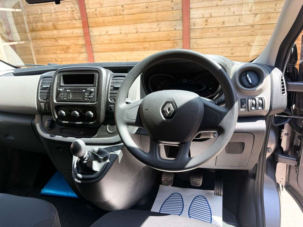 A 2019 RENAULT TRAFIC 5 Seat Wheelchair Accessible Disabled Access Vehicle WAV A 2019 RENAULT TRAFIC 5 Seat Wheelchair Accessible Disabled Access Vehicle WAV
