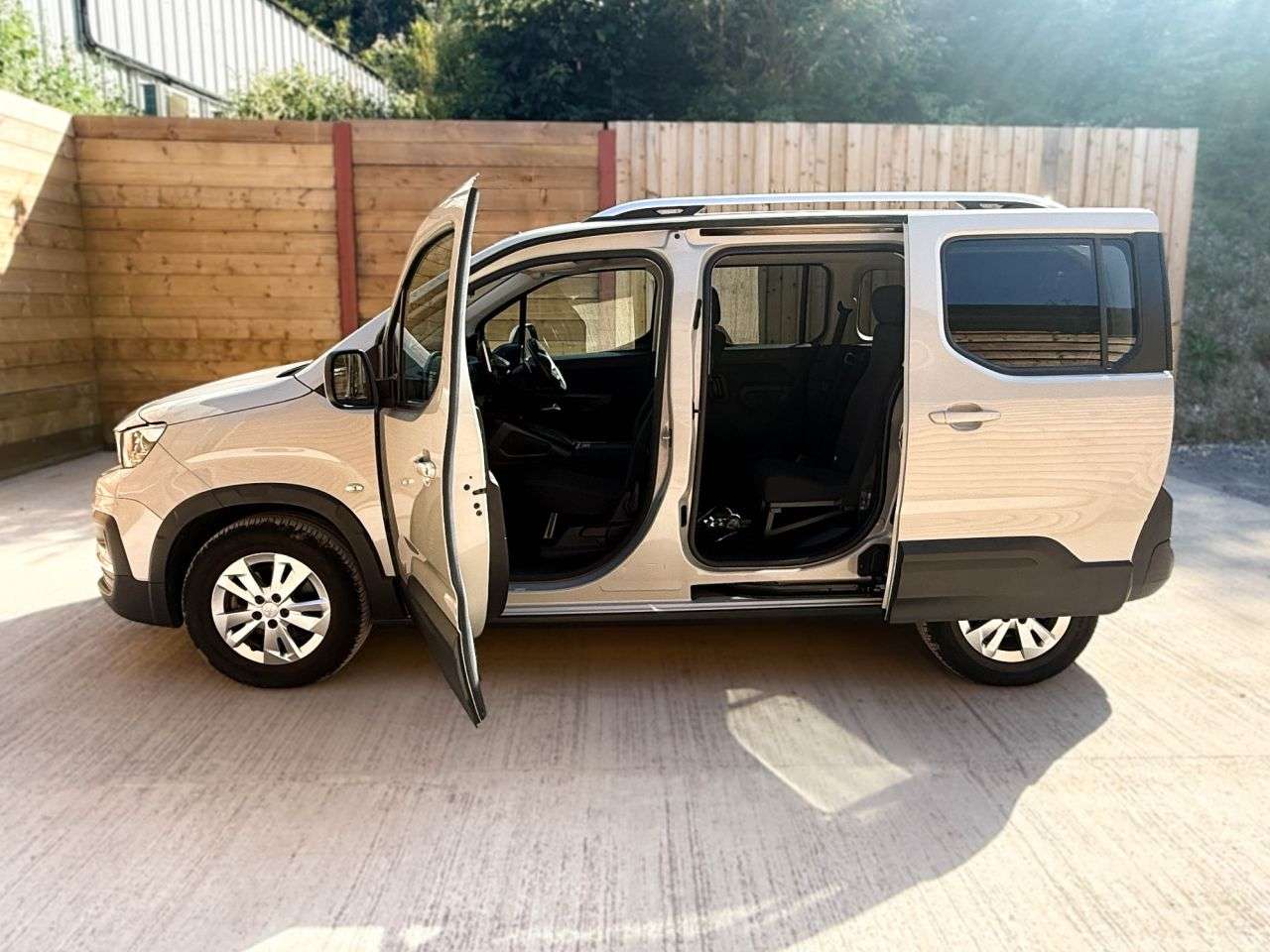 2021 PEUGEOT RIFTER 2021 PEUGEOT RIFTER