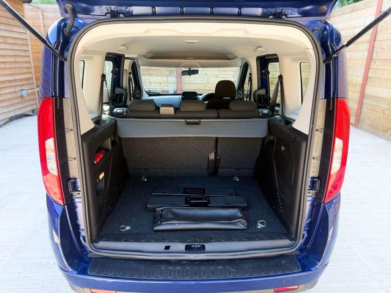 2023 FIAT DOBLO 2023 FIAT DOBLO