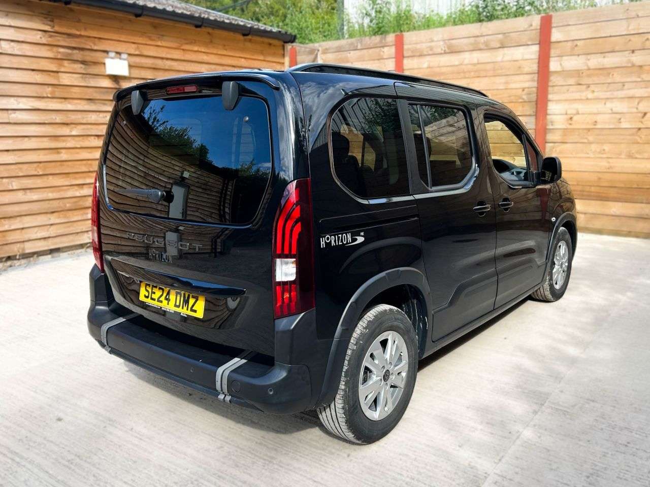 2024 PEUGEOT RIFTER 2024 PEUGEOT RIFTER