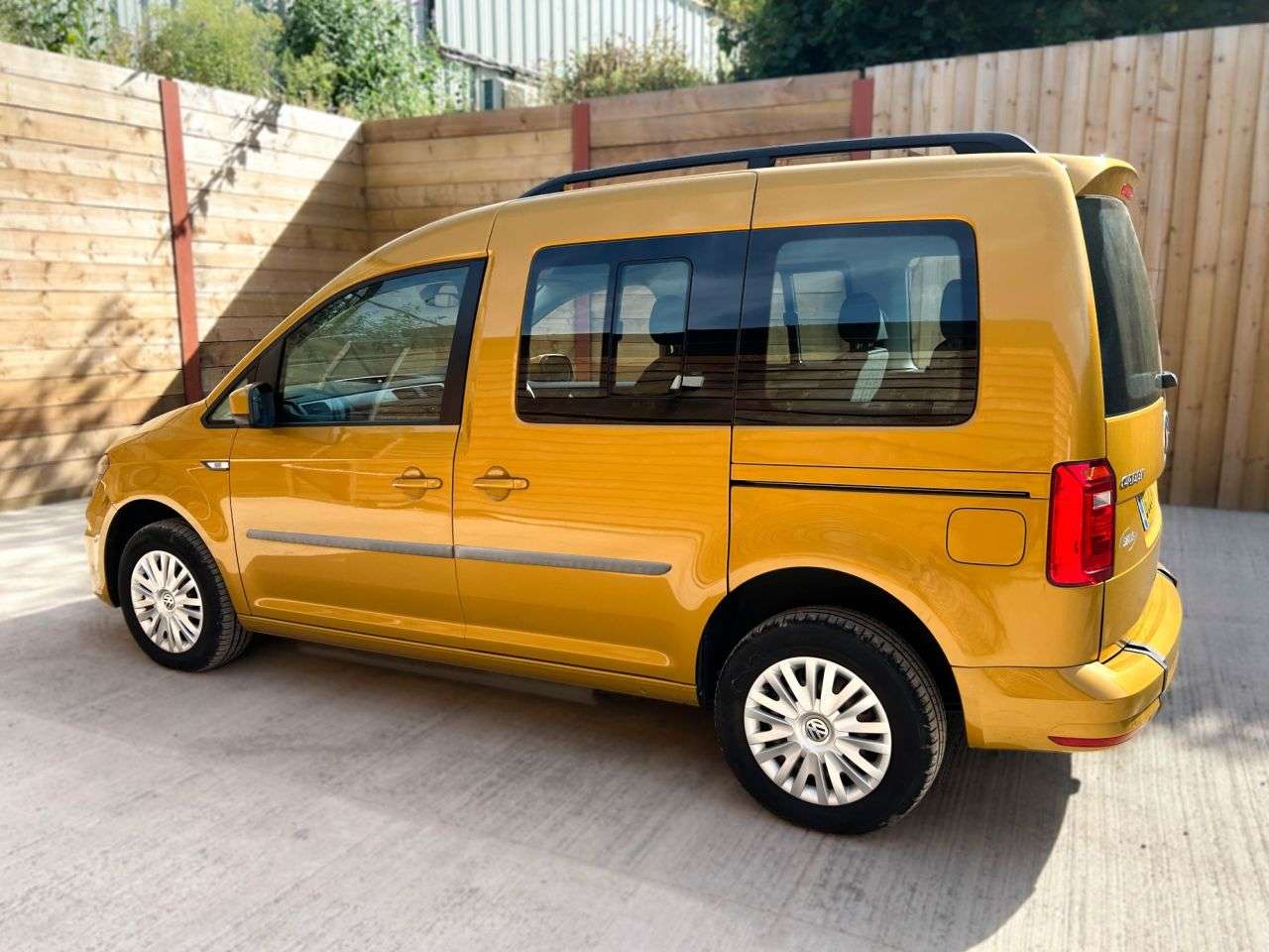 2020 VOLKSWAGEN CADDY LIFE 2020 VOLKSWAGEN CADDY LIFE