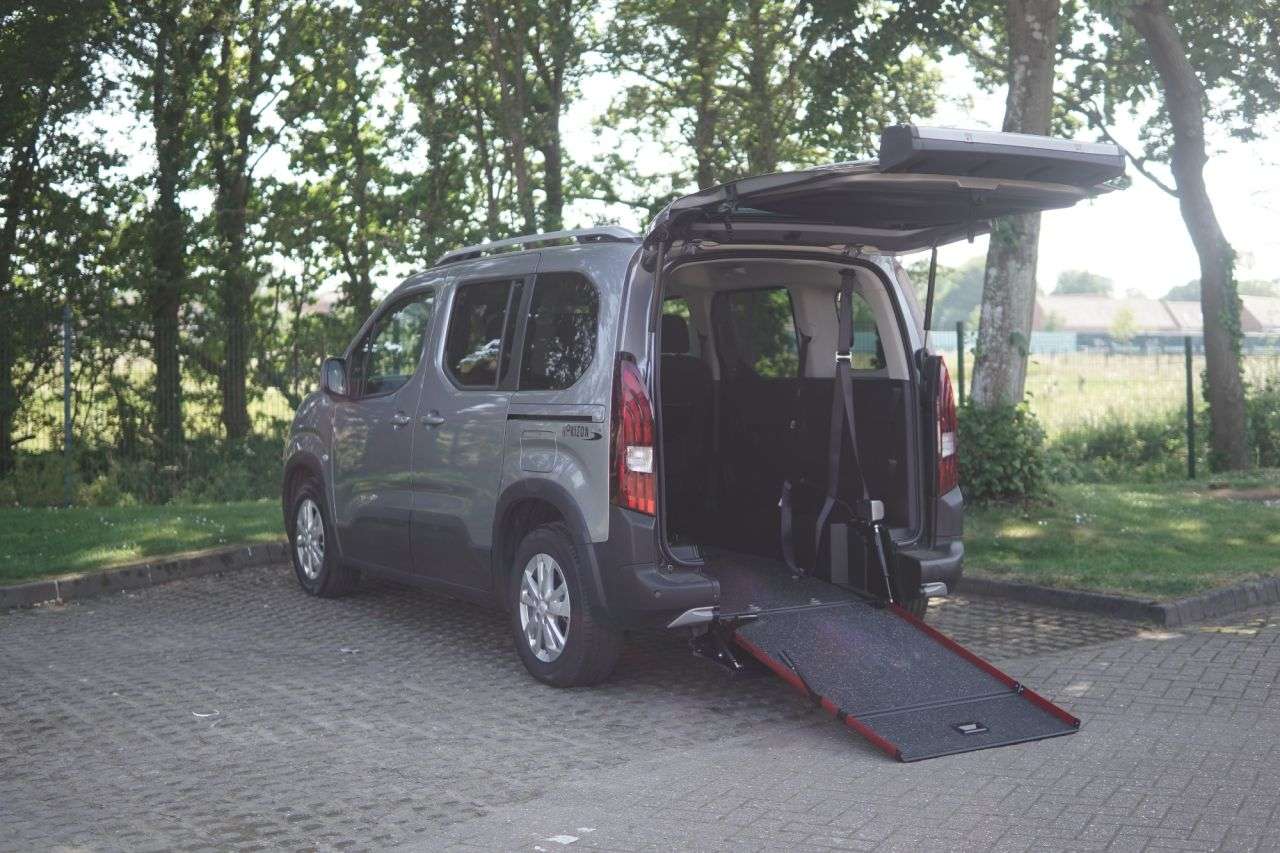 A 2021 PEUGEOT RIFTER 3 Seat Petrol Auto Wheelchair Accessible Disabled Access Vehicle WAV A 2021 PEUGEOT RIFTER 3 Seat Petrol Auto Wheelchair Accessible Disabled Access Vehicle WAV