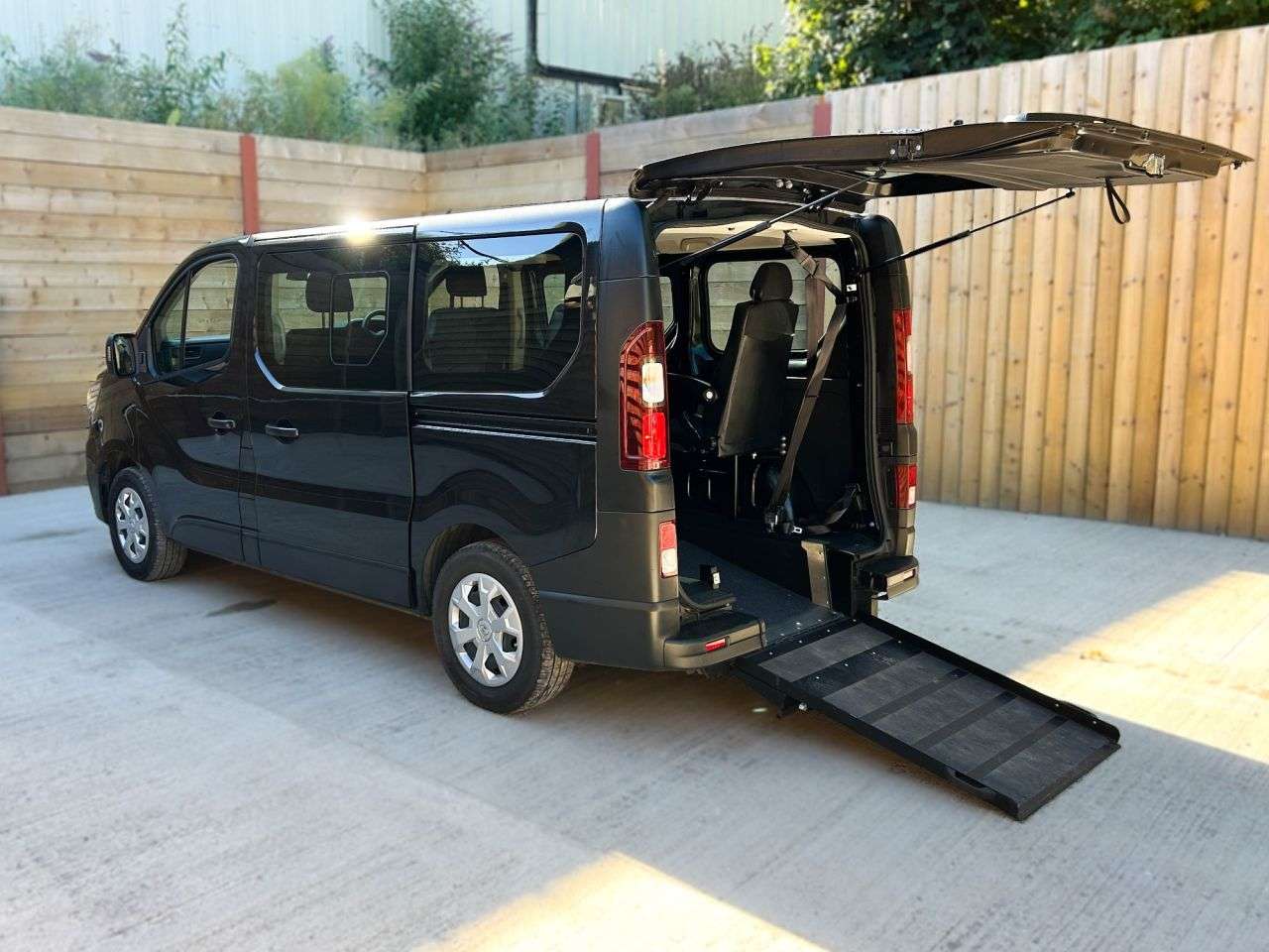 A 2024 RENAULT TRAFIC 6 Seat Wheelchair Accessible Disabled Access Vehicle WAV A 2024 RENAULT TRAFIC 6 Seat Wheelchair Accessible Disabled Access Vehicle WAV
