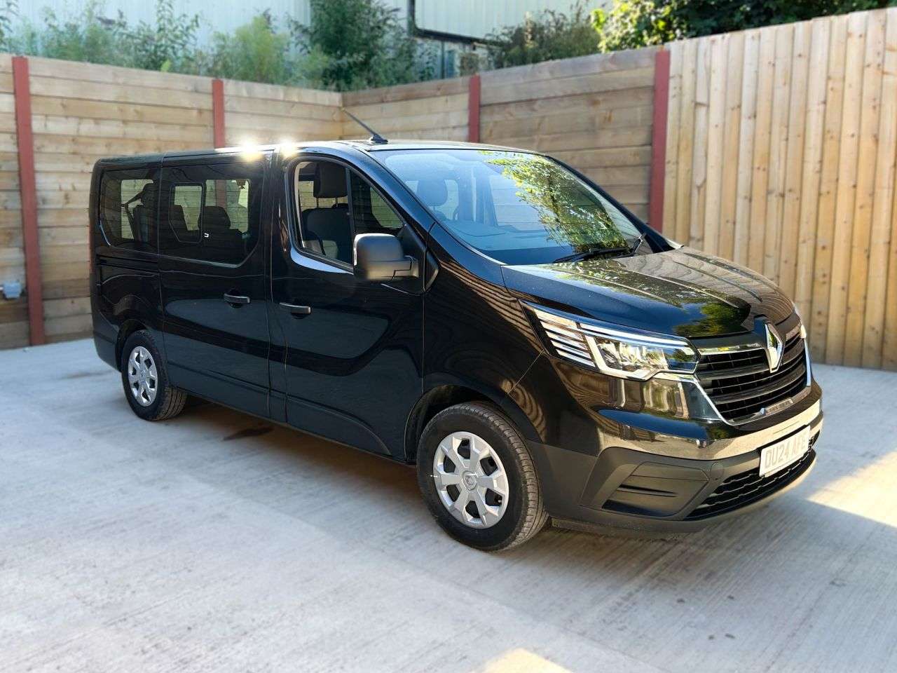 A 2024 RENAULT TRAFIC 6 Seat Wheelchair Accessible Disabled Access Vehicle WAV A 2024 RENAULT TRAFIC 6 Seat Wheelchair Accessible Disabled Access Vehicle WAV