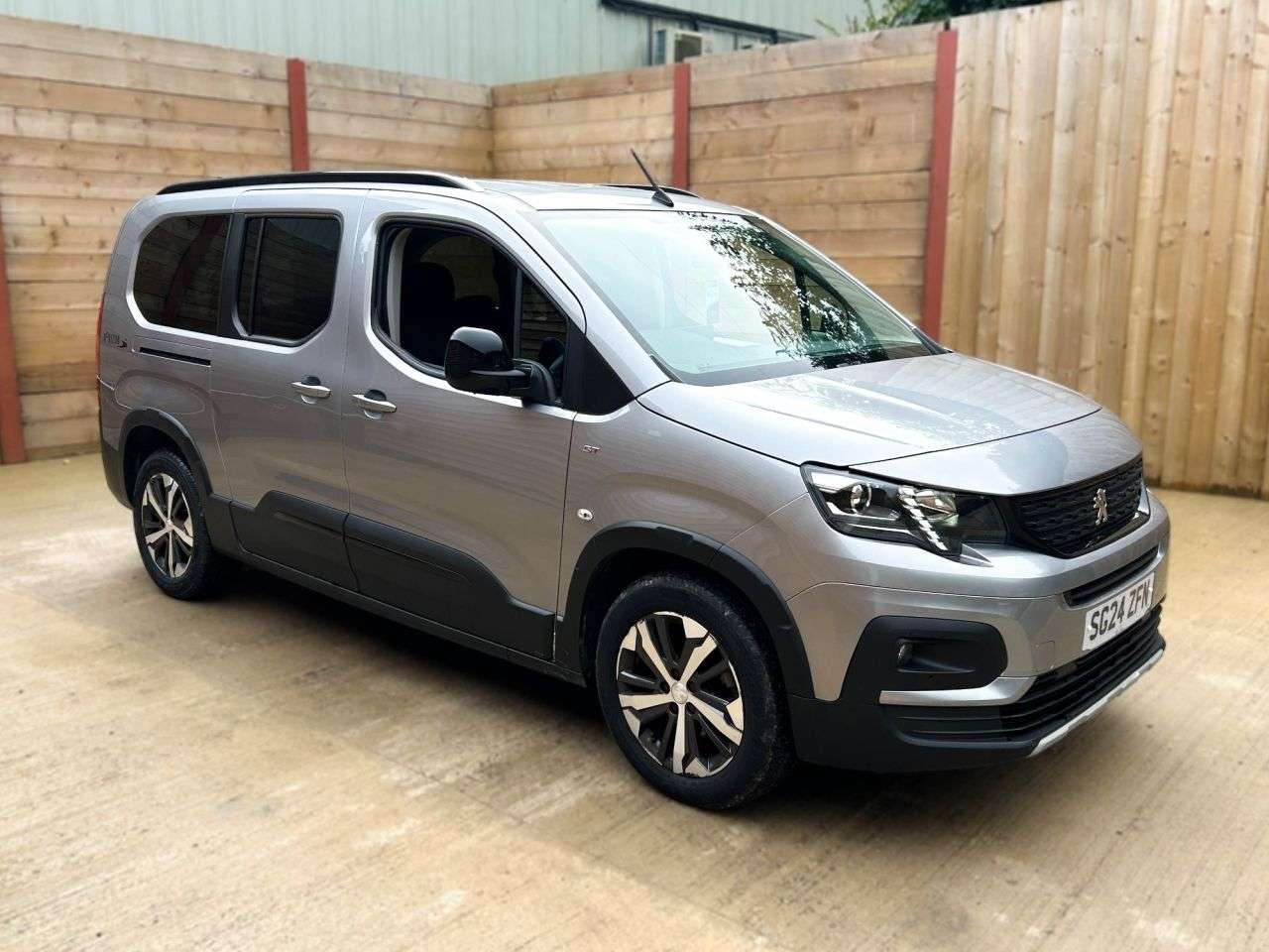 A 2024 PEUGEOT RIFTER L2 LWB 5 Seat Auto Wheelchair Accessible Disabled Access Vehicle WAV A 2024 PEUGEOT RIFTER L2 LWB 5 Seat Auto Wheelchair Accessible Disabled Access Vehicle WAV