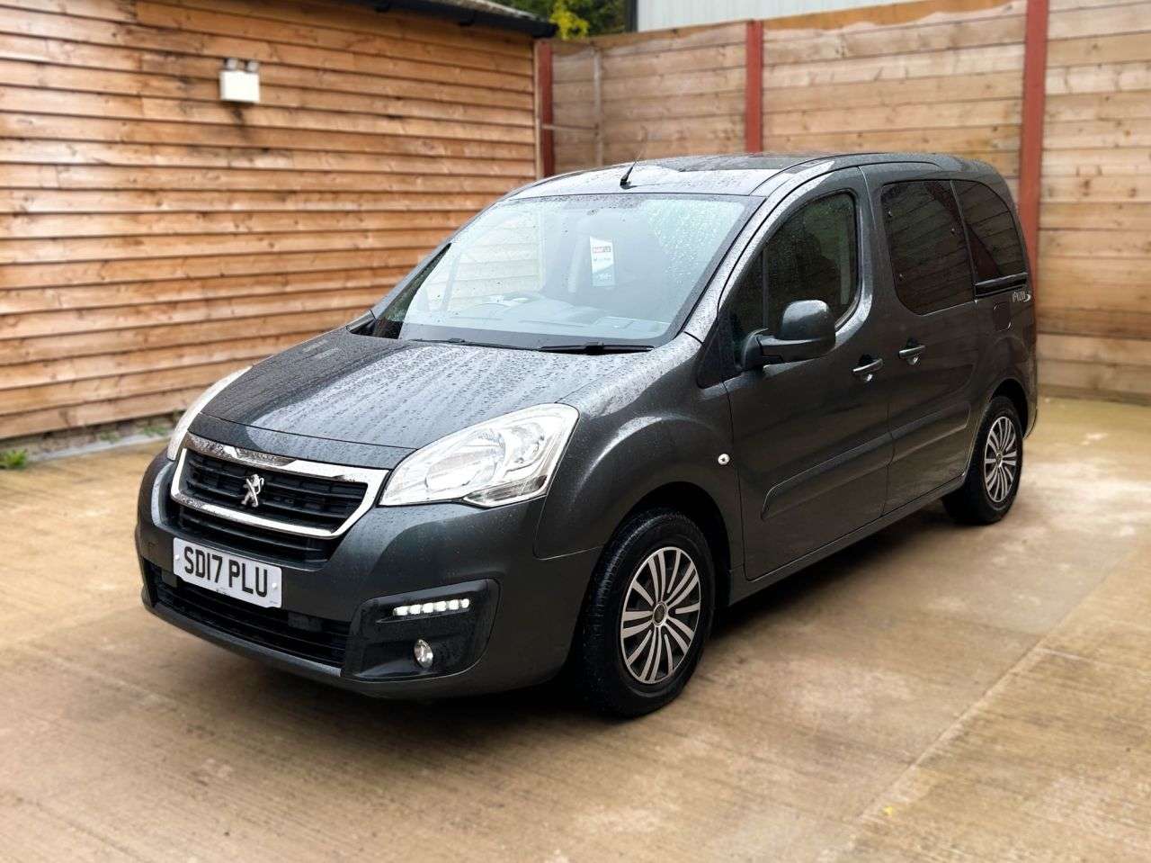 2017 PEUGEOT PARTNER TEPEE 2017 PEUGEOT PARTNER TEPEE