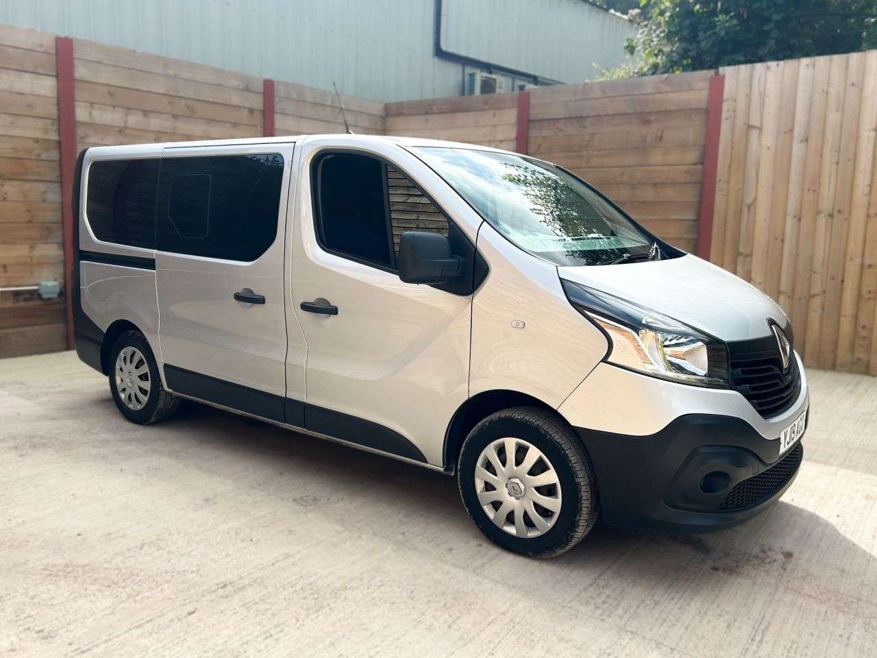 A 2019 RENAULT TRAFIC 4 Seat Wheelchair Accessible Disabled Access Vehicle WAV A 2019 RENAULT TRAFIC 4 Seat Wheelchair Accessible Disabled Access Vehicle WAV