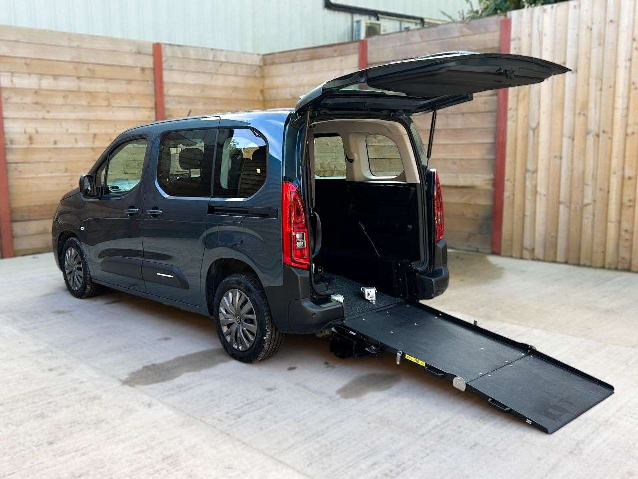 A 2025 CITROEN BERLINGO 3 Seat Auto Wheelchair Accessible Disabled Access Vehicle WAV A 2025 CITROEN BERLINGO 3 Seat Auto Wheelchair Accessible Disabled Access Vehicle WAV