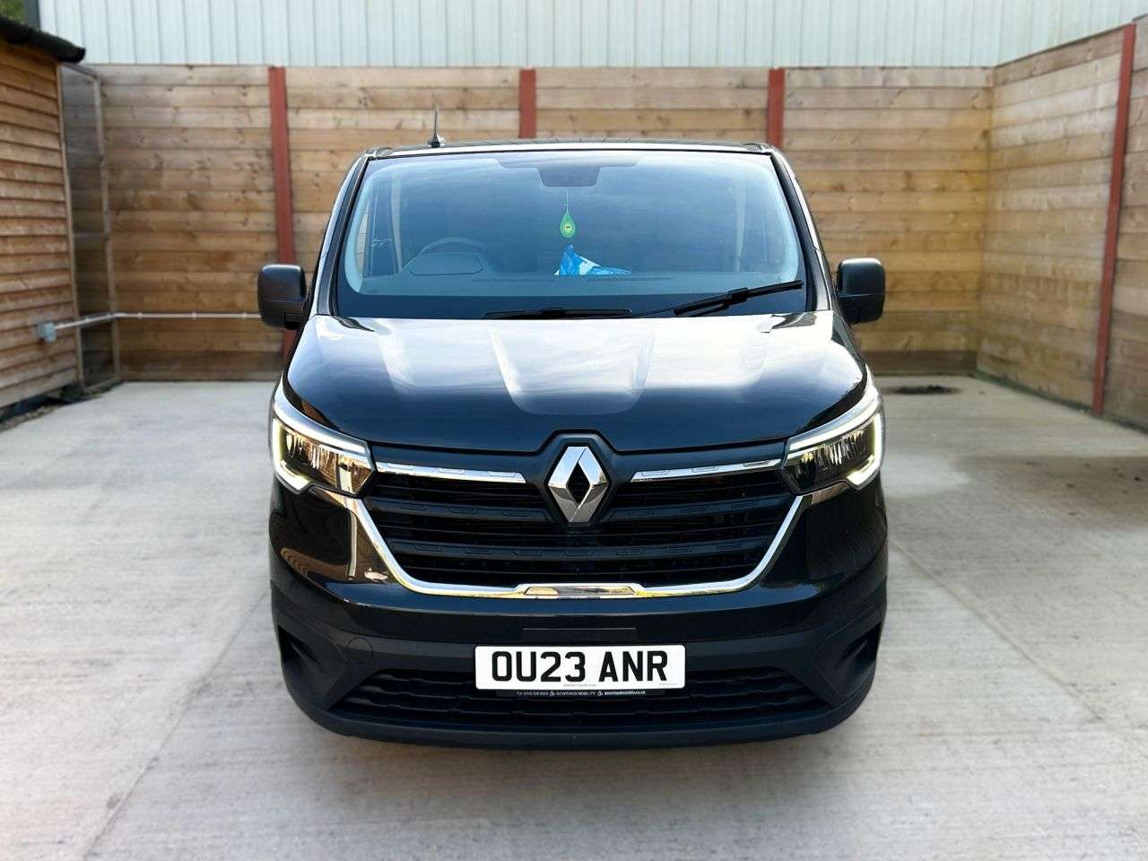 A 2023 RENAULT TRAFIC 5 Seat Auto Wheelchair Accessible Disabled Access Vehicle WAV A 2023 RENAULT TRAFIC 5 Seat Auto Wheelchair Accessible Disabled Access Vehicle WAV