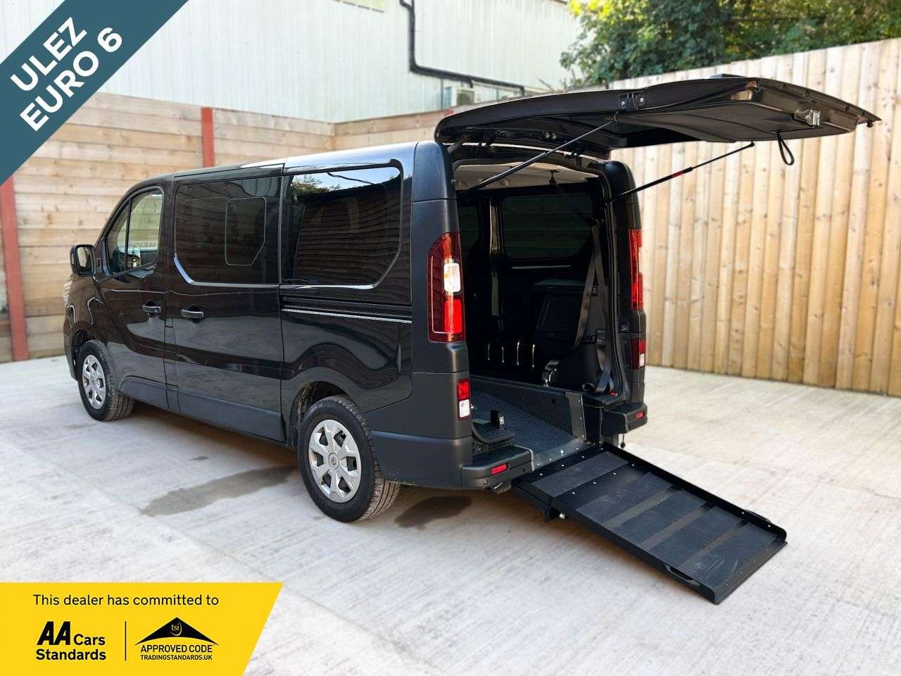 A 2023 RENAULT TRAFIC 5 Seat Auto Wheelchair Accessible Disabled Access Vehicle WAV A 2023 RENAULT TRAFIC 5 Seat Auto Wheelchair Accessible Disabled Access Vehicle WAV