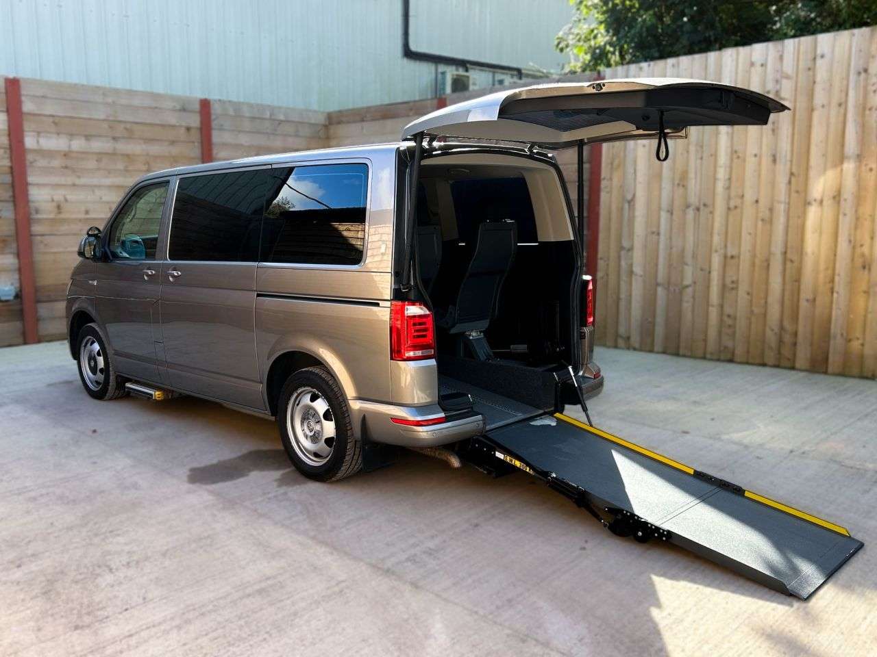 A 2017 VOLKSWAGEN TRANSPORTER 4 Seat Auto Driver Transfer Wheelchair Accessible Disabled Access Vehicle W A 2017 VOLKSWAGEN TRANSPORTER 4 Seat Auto Driver Transfer Wheelchair Accessible Disabled Access Vehicle W