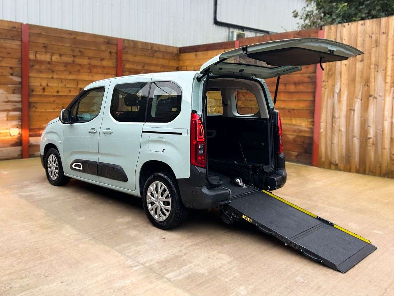 A 2020 CITROEN BERLINGO 3 Seat Auto Wheelchair Accessible Disabled Access Vehicle WAV A 2020 CITROEN BERLINGO 3 Seat Auto Wheelchair Accessible Disabled Access Vehicle WAV