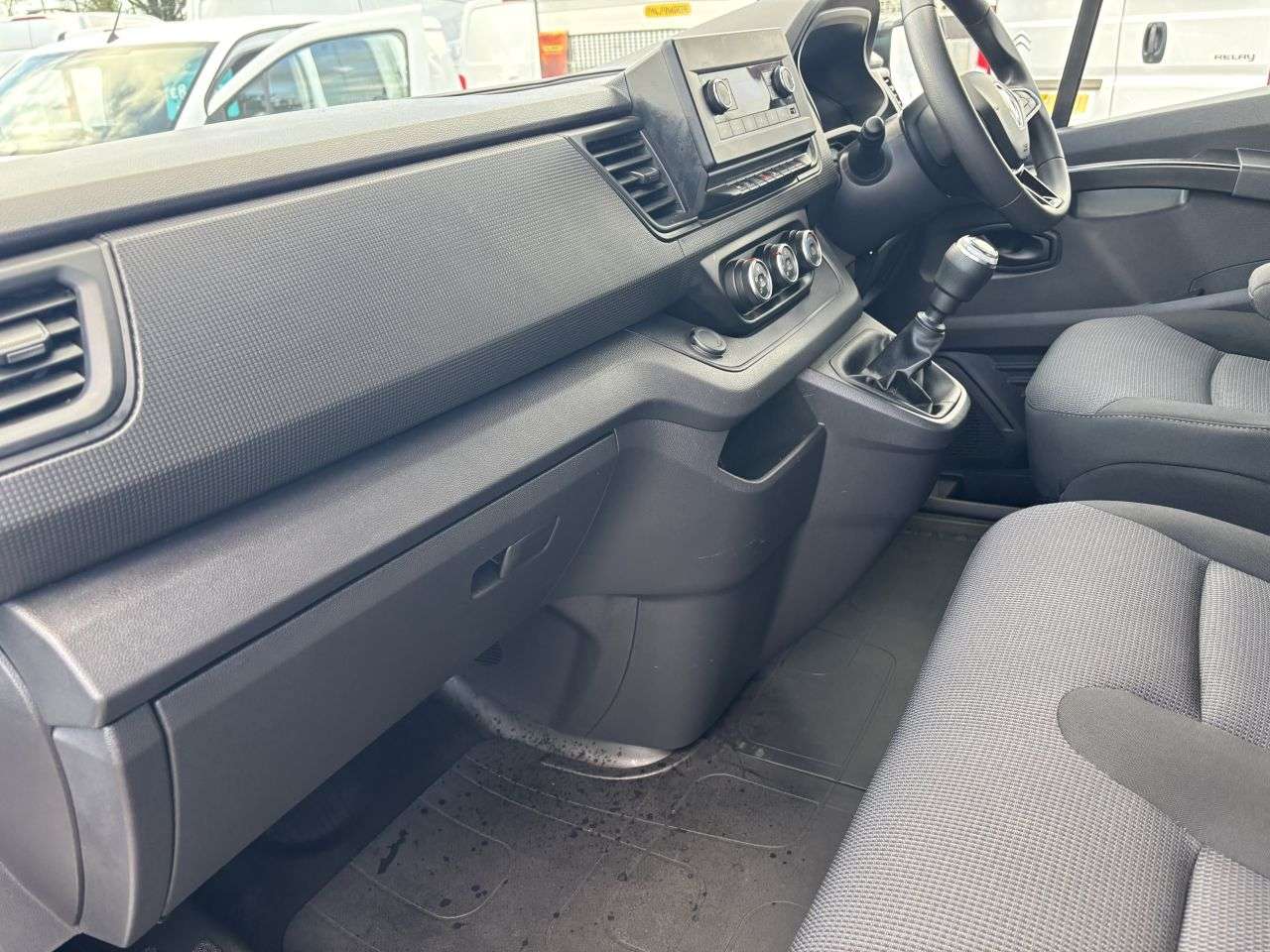 2022 RENAULT TRAFIC 2022 RENAULT TRAFIC