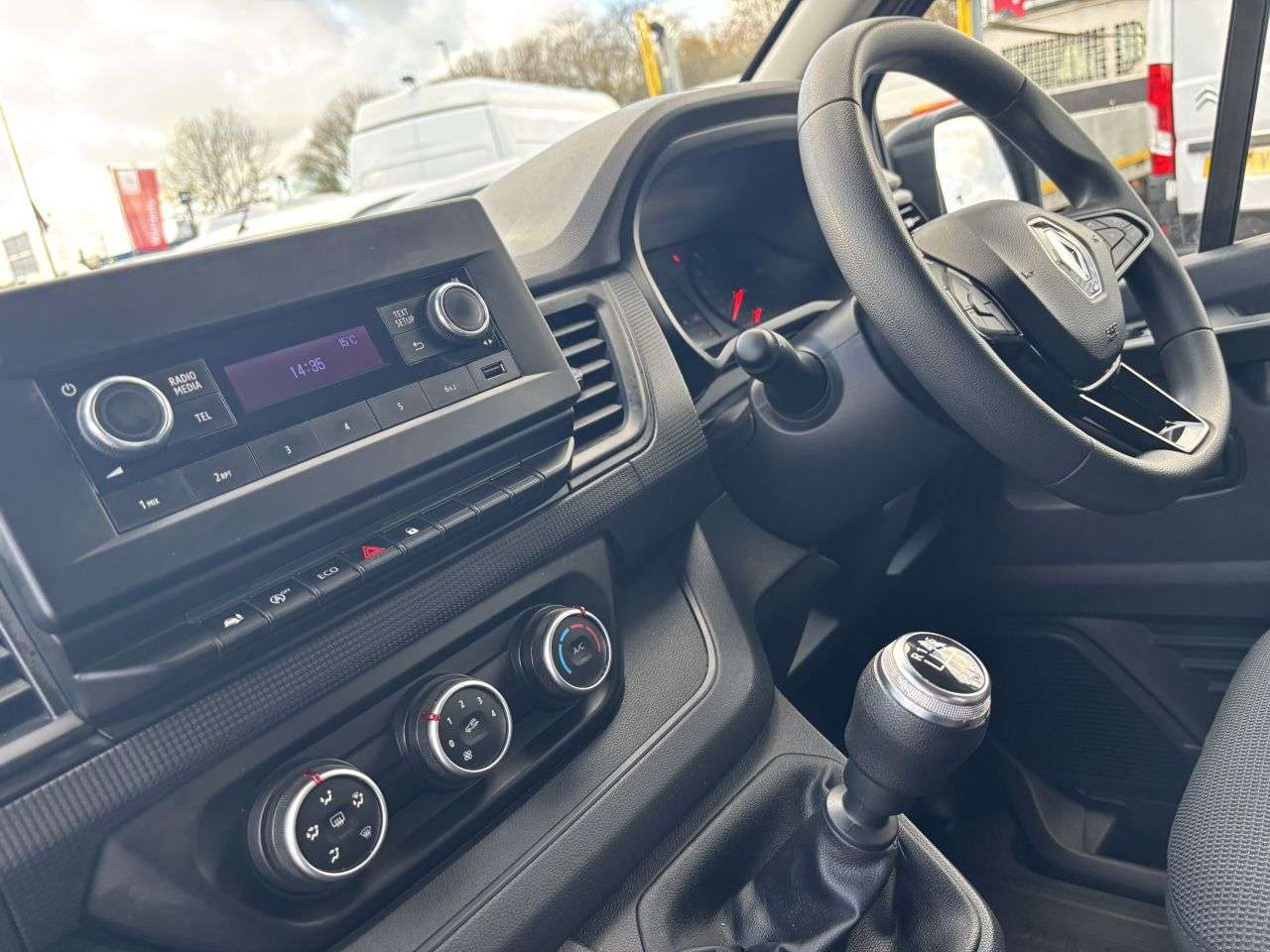 2022 RENAULT TRAFIC 2022 RENAULT TRAFIC