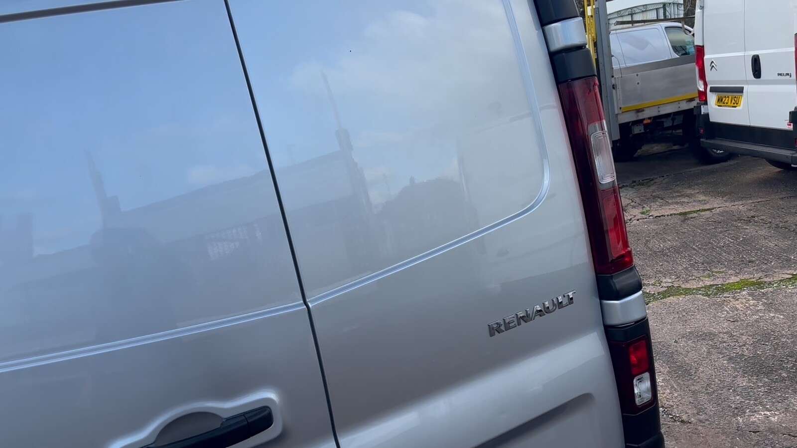 2022 RENAULT TRAFIC 2022 RENAULT TRAFIC