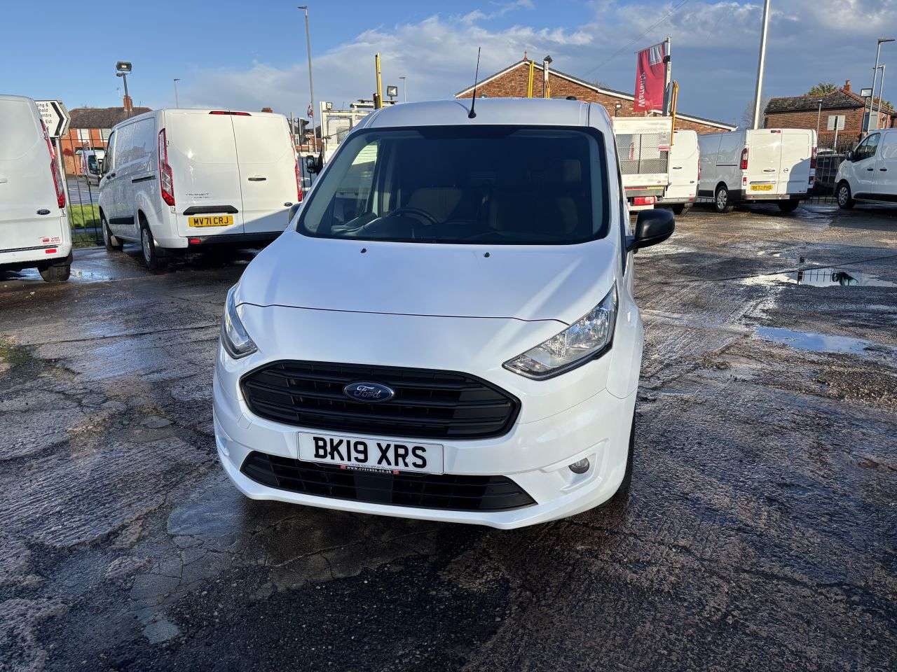 A 2019 FORD TRANSIT CONNECT 1.5 240 EcoBlue Trend Panel Van 5dr Diesel Manual L2 Euro 6 (s/s) (100 ps) A 2019 FORD TRANSIT CONNECT 1.5 240 EcoBlue Trend Panel Van 5dr Diesel Manual L2 Euro 6 (s/s) (100 ps)
