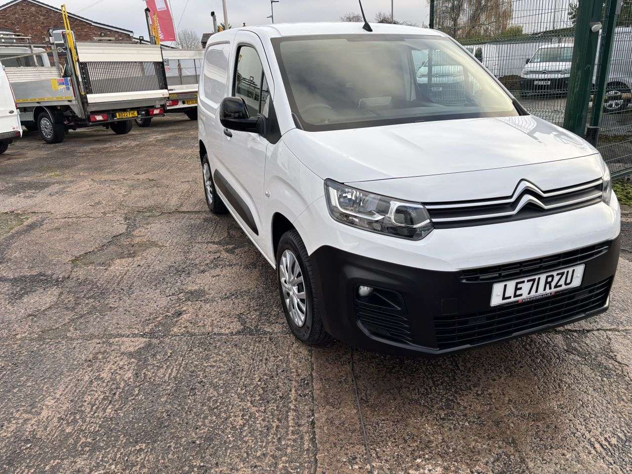 A 2022 CITROEN BERLINGO 1.5 BlueHDi 1000 Enterprise M Pro Panel Van 5dr Diesel Manual SWB Euro 6 (s A 2022 CITROEN BERLINGO 1.5 BlueHDi 1000 Enterprise M Pro Panel Van 5dr Diesel Manual SWB Euro 6 (s