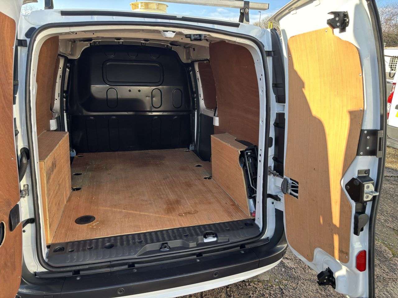 2021 NISSAN NV250 2021 NISSAN NV250