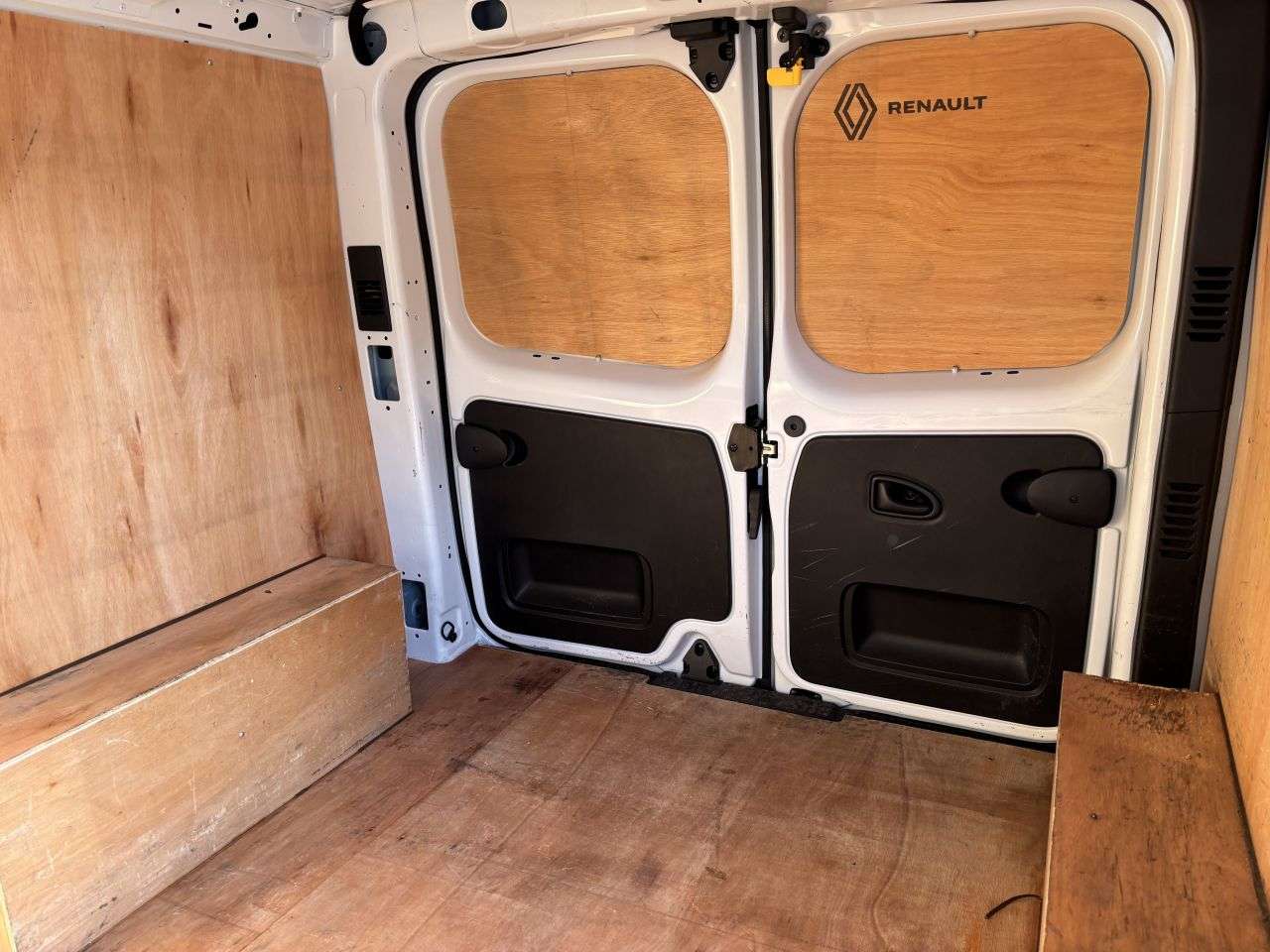 2024 RENAULT TRAFIC 2024 RENAULT TRAFIC