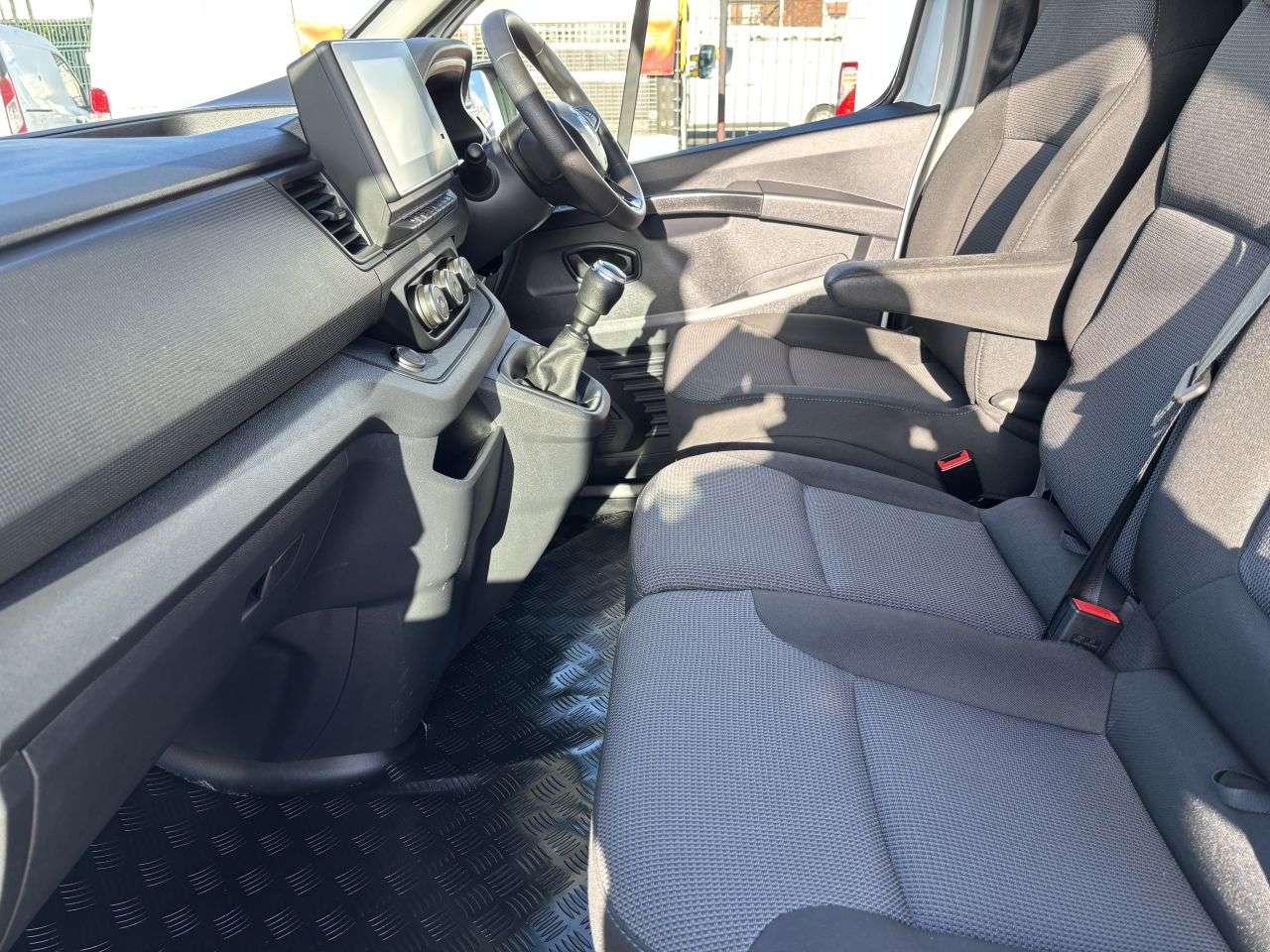 2024 RENAULT TRAFIC 2024 RENAULT TRAFIC