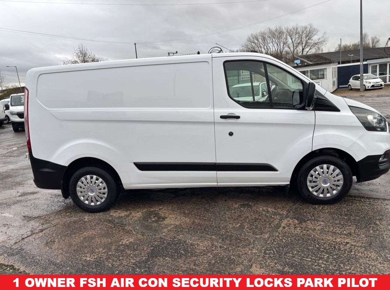 A 2020 FORD TRANSIT CUSTOM 2.0 300 EcoBlue Leader Panel Van 5dr Diesel Manual L1 H1 Euro 6 (s/s) (105 A 2020 FORD TRANSIT CUSTOM 2.0 300 EcoBlue Leader Panel Van 5dr Diesel Manual L1 H1 Euro 6 (s/s) (105