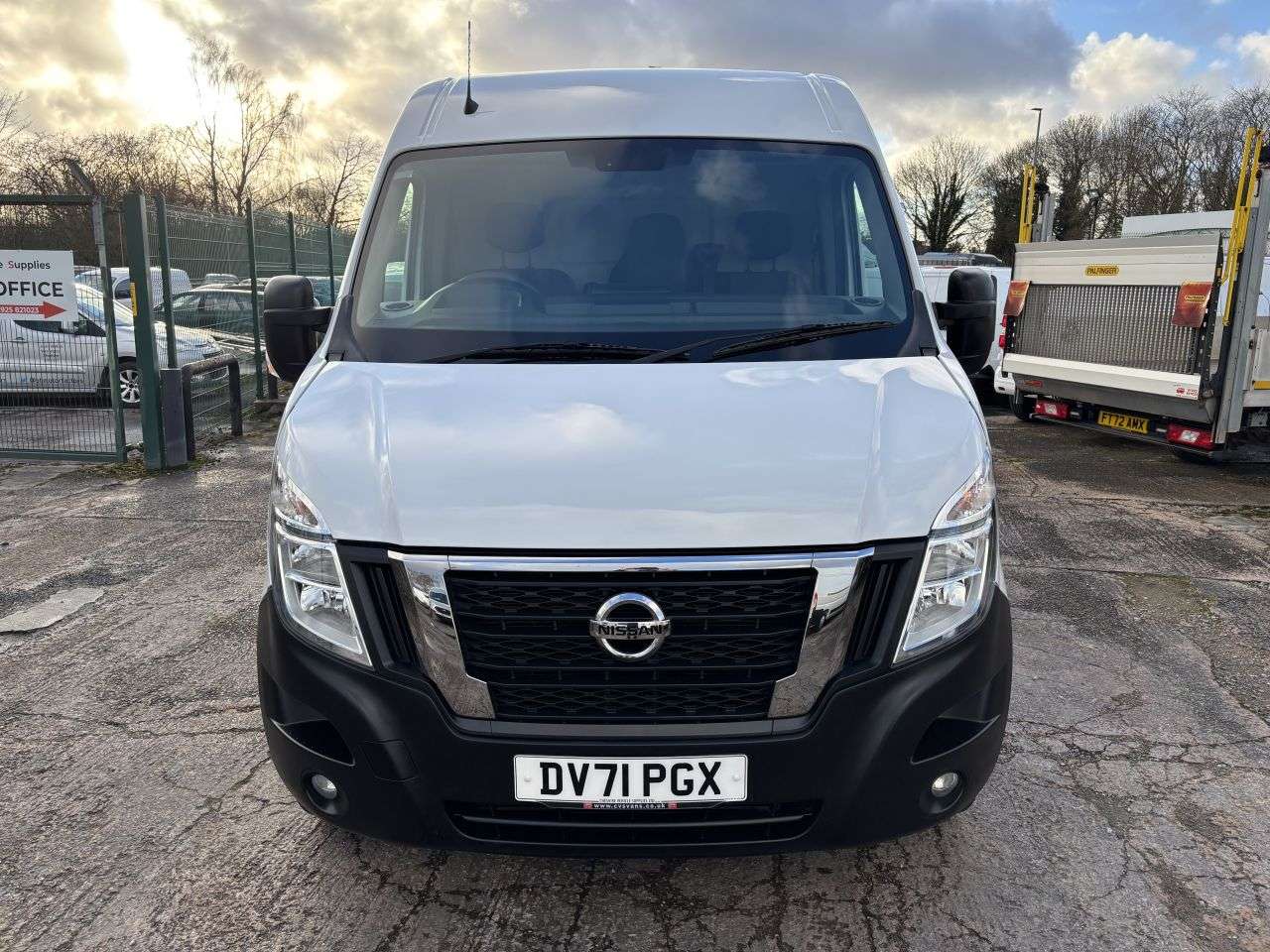 A 2021 NISSAN NV400 2.3 dCi 35 Tekna Panel Van 5dr Diesel Manual FWD L2 H2 Euro 6 (135 ps) REAR A 2021 NISSAN NV400 2.3 dCi 35 Tekna Panel Van 5dr Diesel Manual FWD L2 H2 Euro 6 (135 ps) REAR