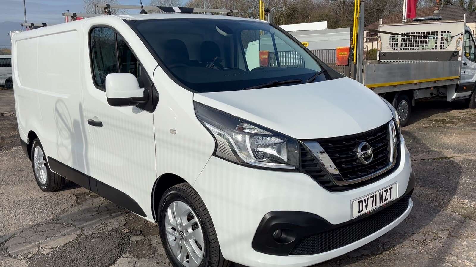 2021 NISSAN NV300 2021 NISSAN NV300