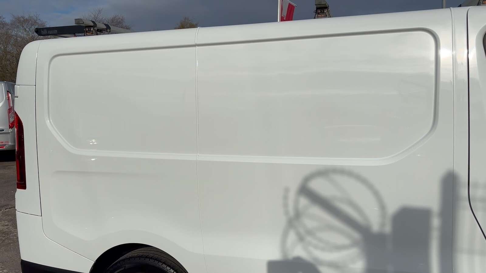 2021 NISSAN NV300 2021 NISSAN NV300