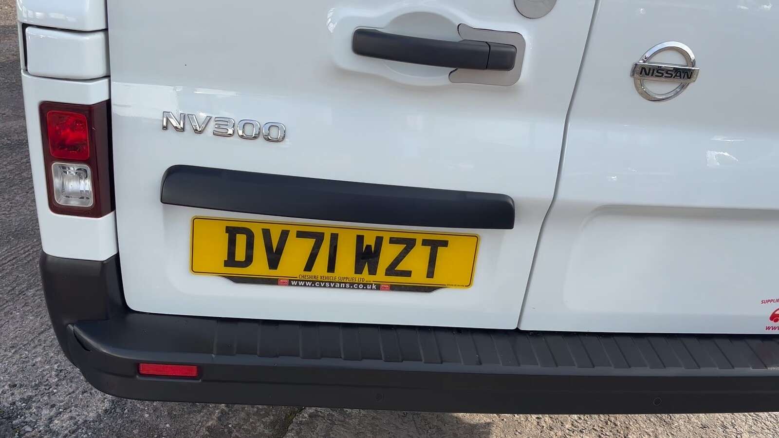 2021 NISSAN NV300 2021 NISSAN NV300