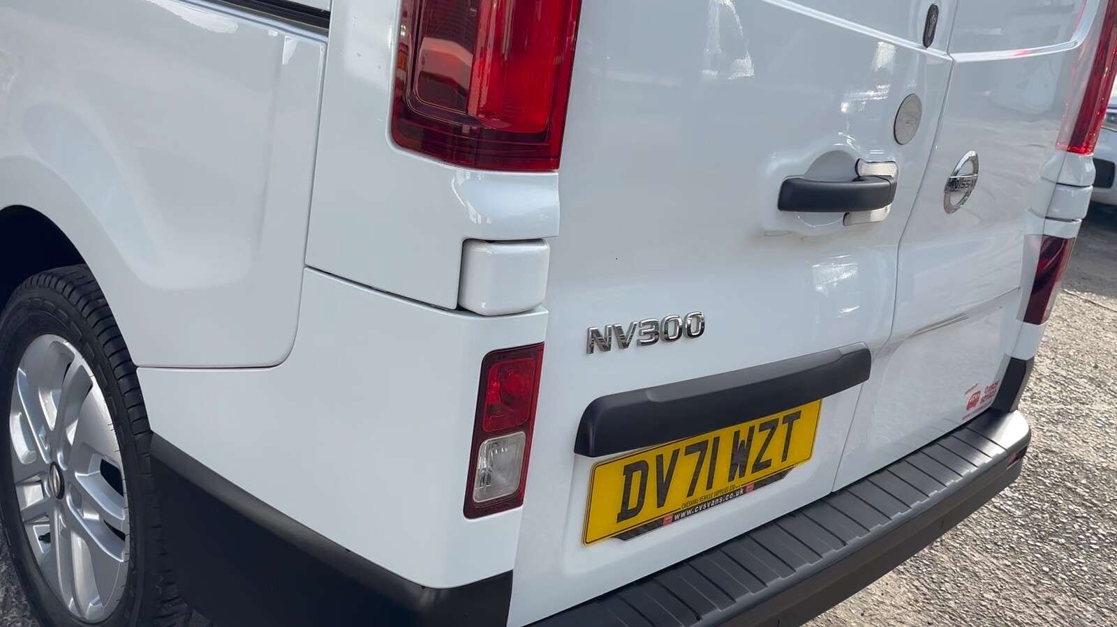 2021 NISSAN NV300 2021 NISSAN NV300