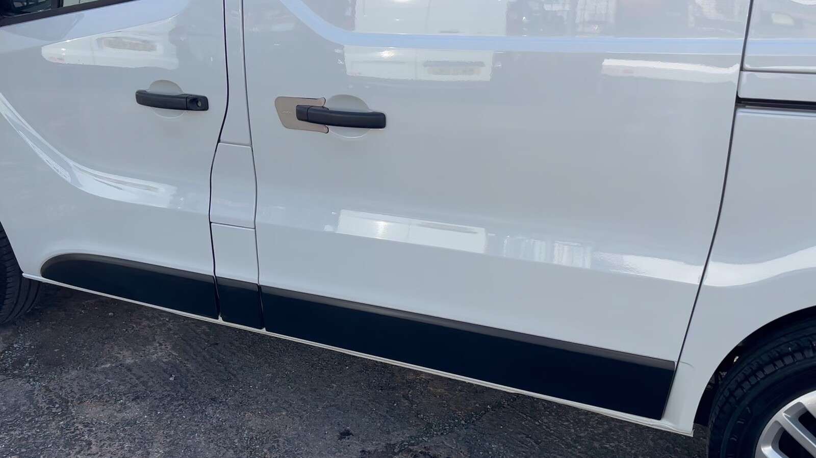 2021 NISSAN NV300 2021 NISSAN NV300