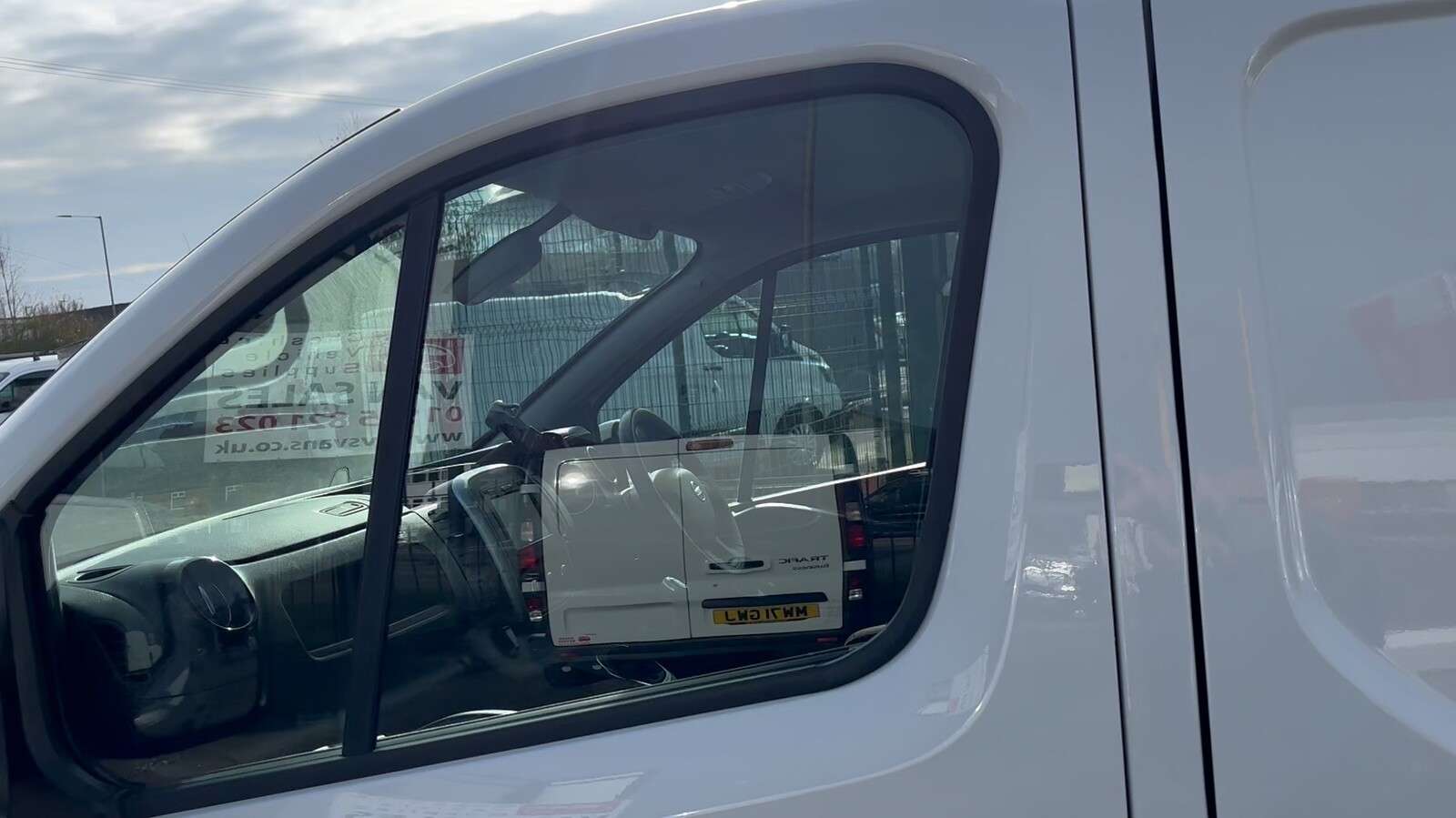 2021 NISSAN NV300 2021 NISSAN NV300