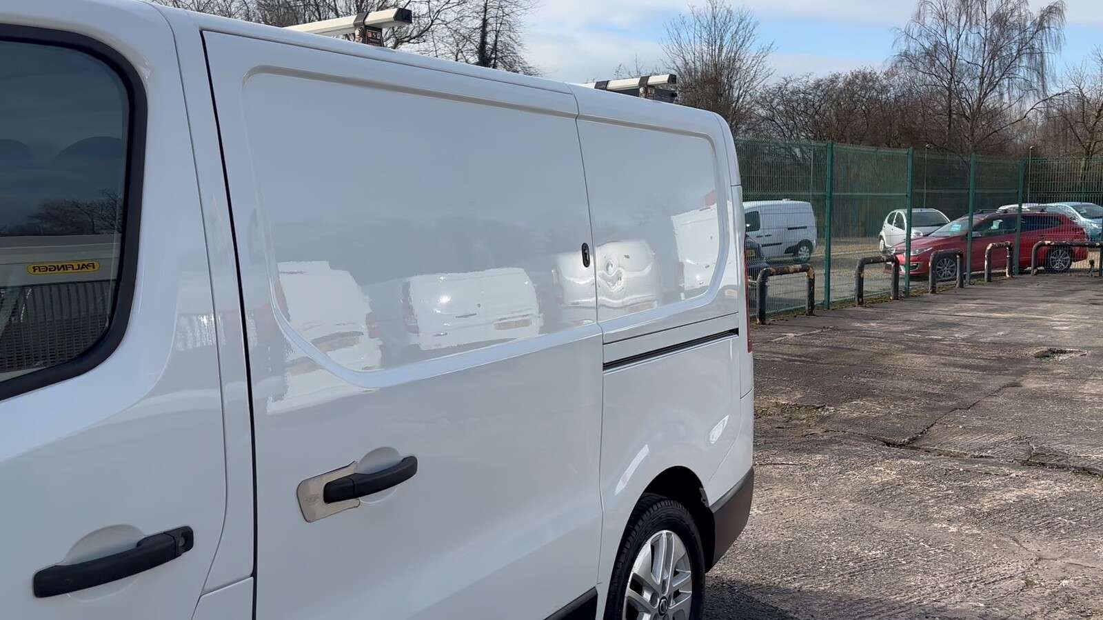 2021 NISSAN NV300 2021 NISSAN NV300