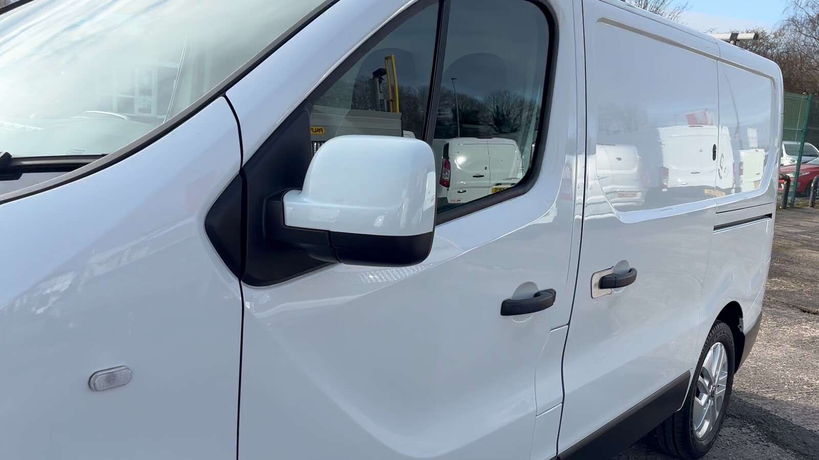 2021 NISSAN NV300 2021 NISSAN NV300