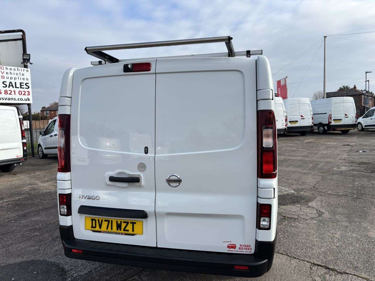 2021 NISSAN NV300 2021 NISSAN NV300