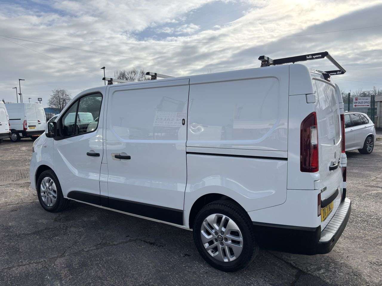 2021 NISSAN NV300 2021 NISSAN NV300