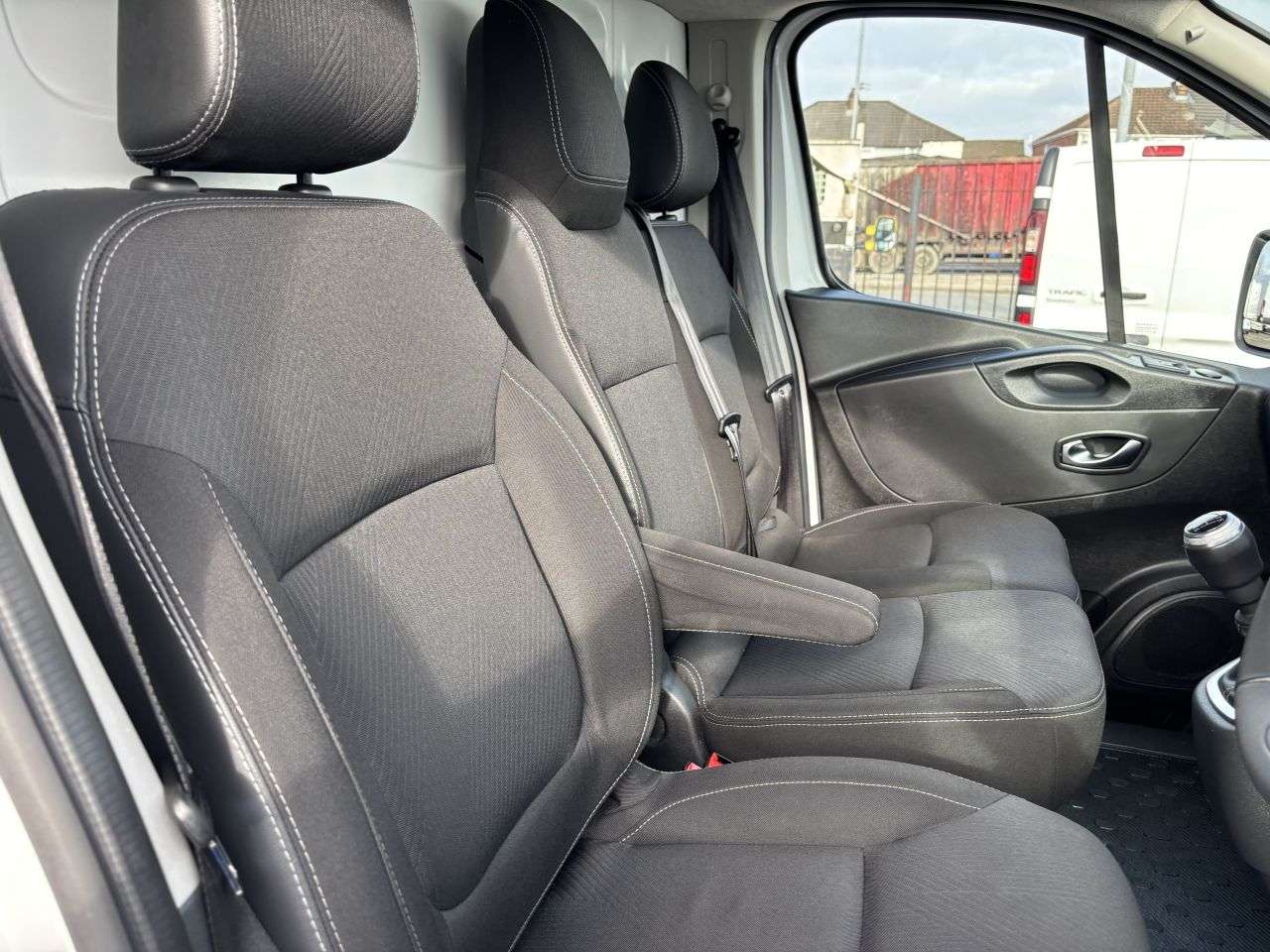 2021 NISSAN NV300 2021 NISSAN NV300