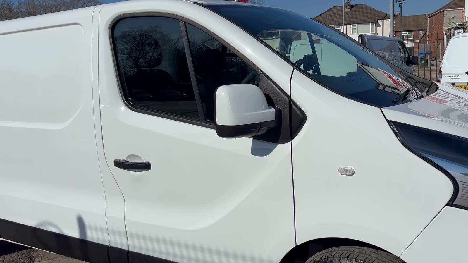 2021 NISSAN NV300 2021 NISSAN NV300