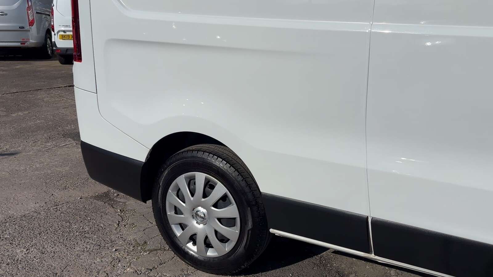 2021 NISSAN NV300 2021 NISSAN NV300