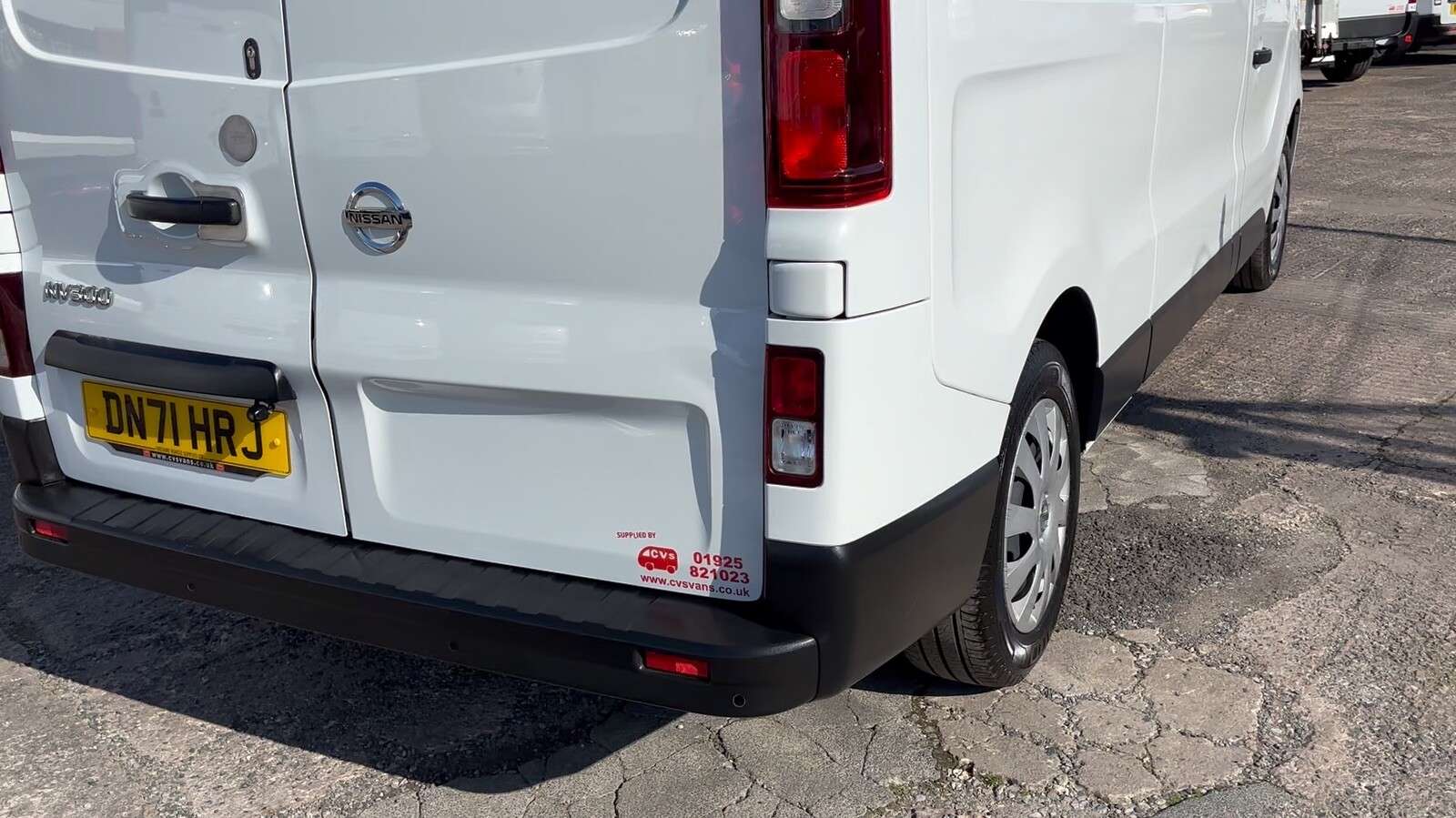 2021 NISSAN NV300 2021 NISSAN NV300